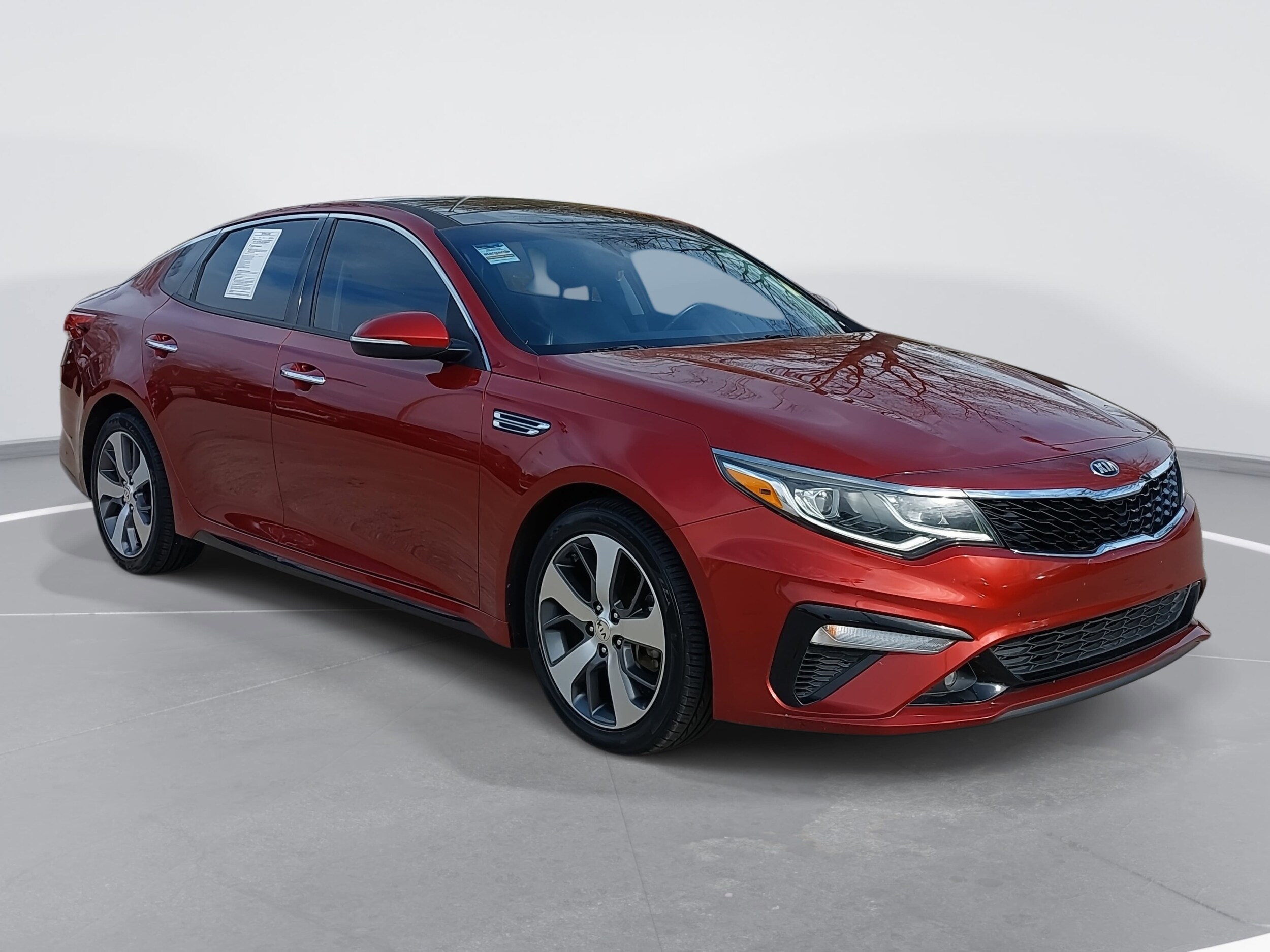 2019 Kia Optima S photo 3