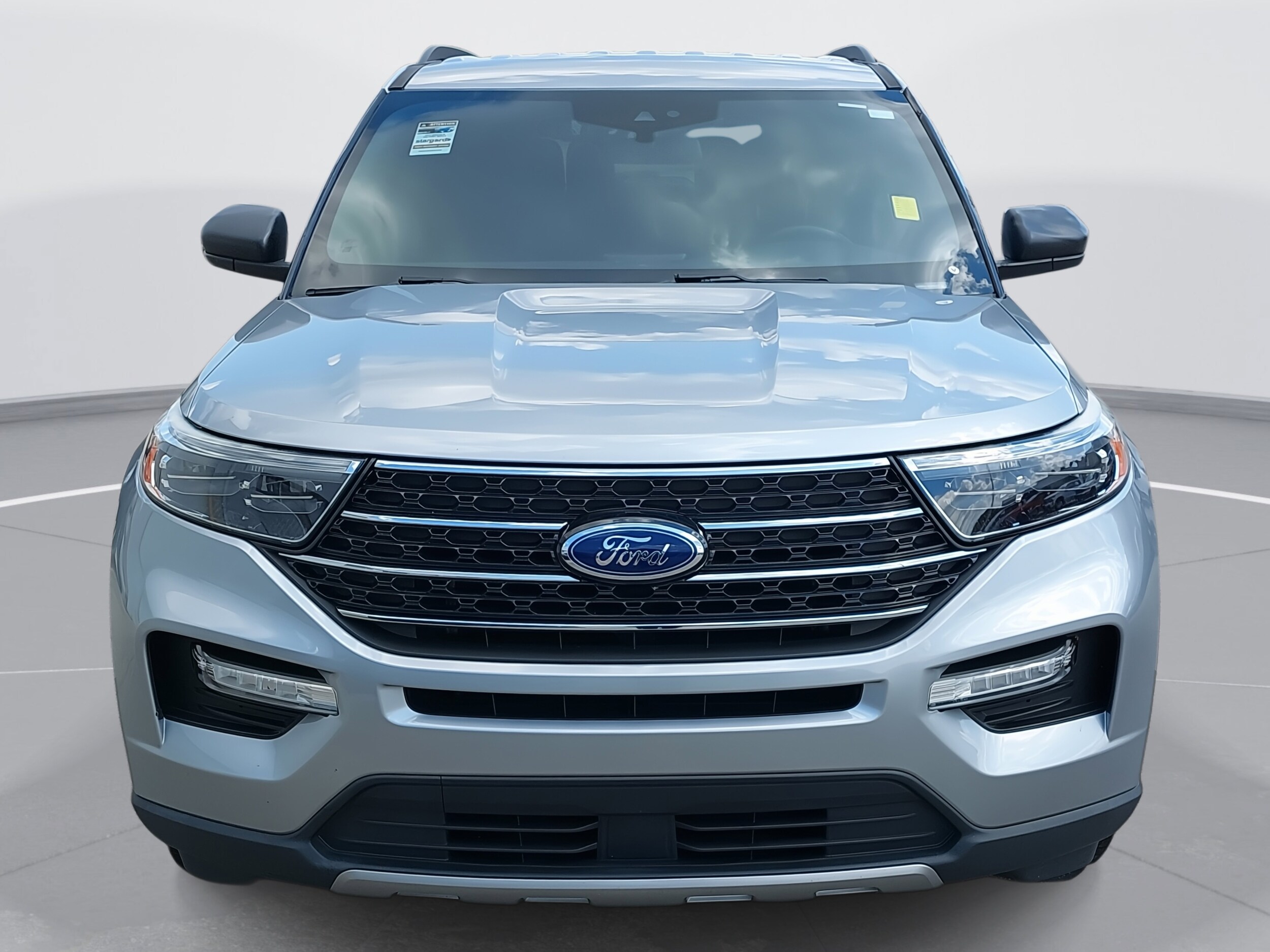 2020 Ford Explorer XLT photo 2