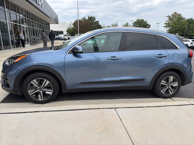 2022 Kia Niro EX Premium photo 2