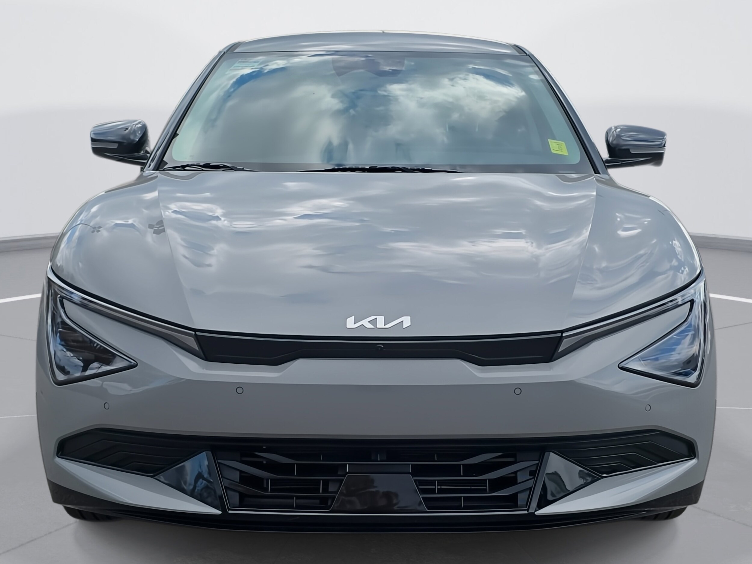 2025 Kia EV6 Wind photo 2