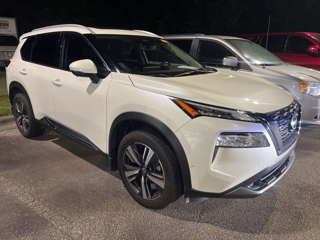 2023 Nissan Rogue SL photo 3