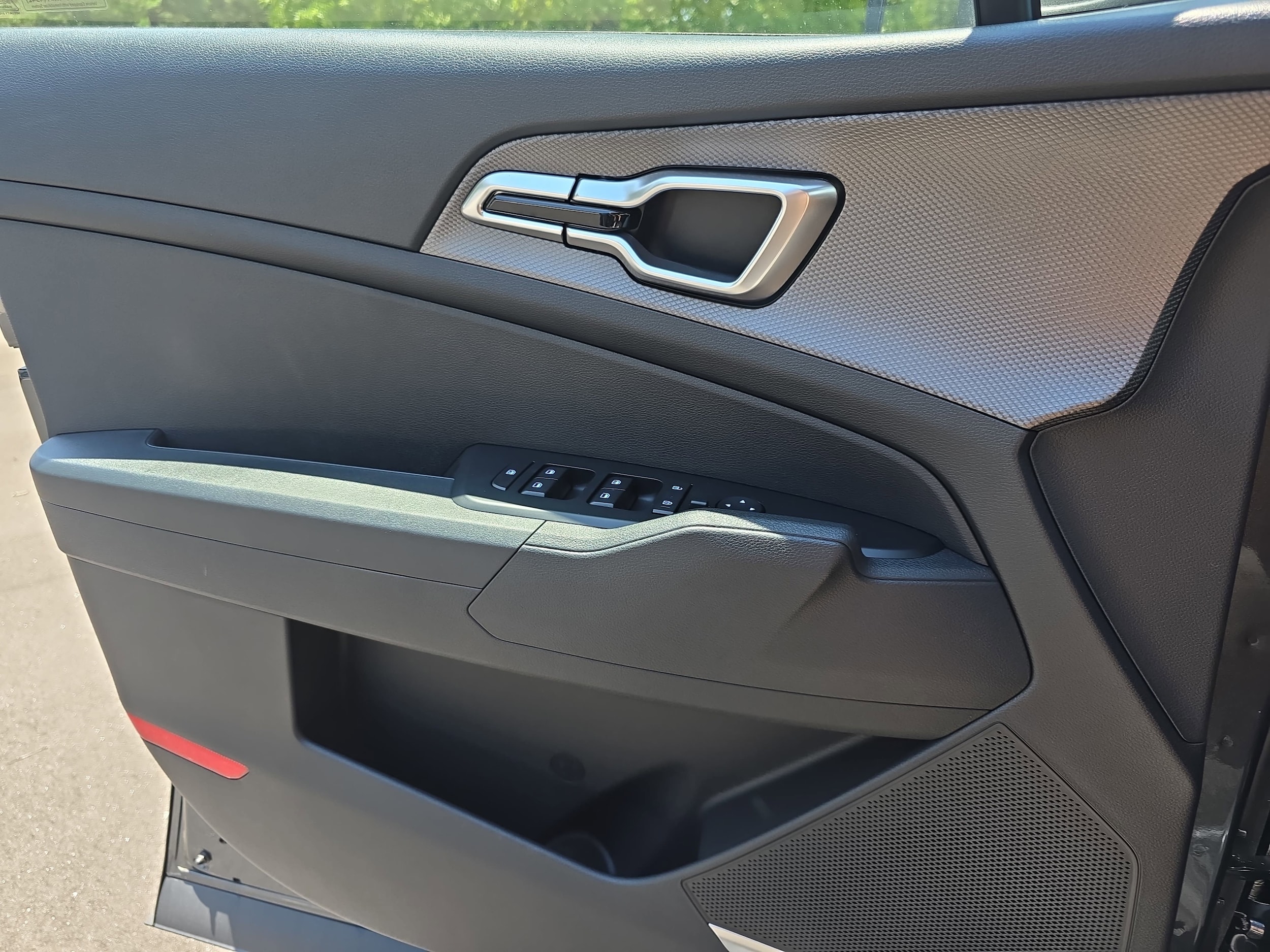 2025 Kia Sportage LX - Photo 24