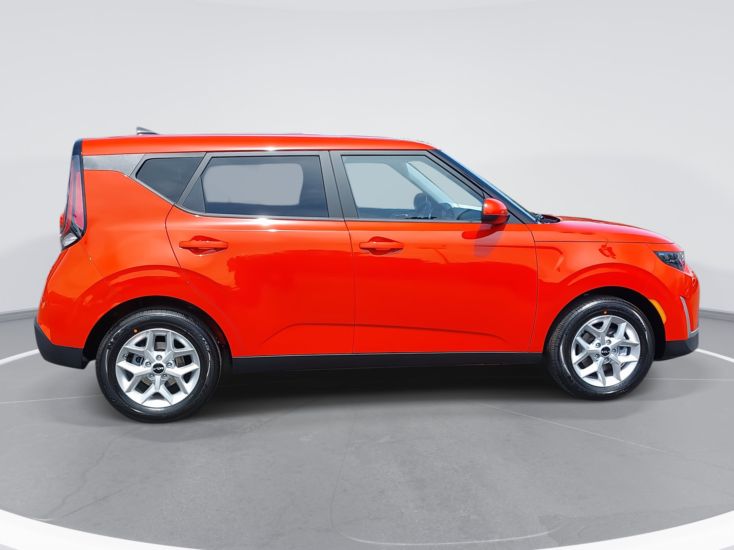 2025 Kia Soul LX photo 4