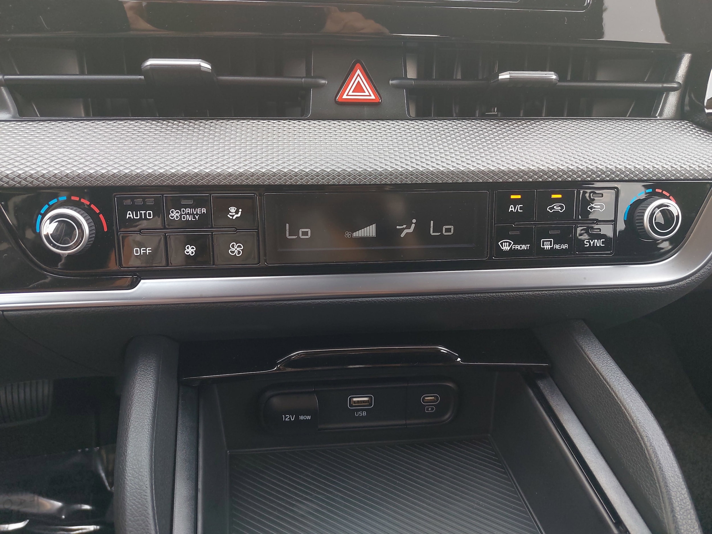 2025 Kia Sportage LX Hybrid - Photo 21