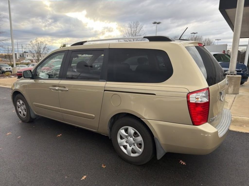 Used 2009 Kia Sedona LX Van