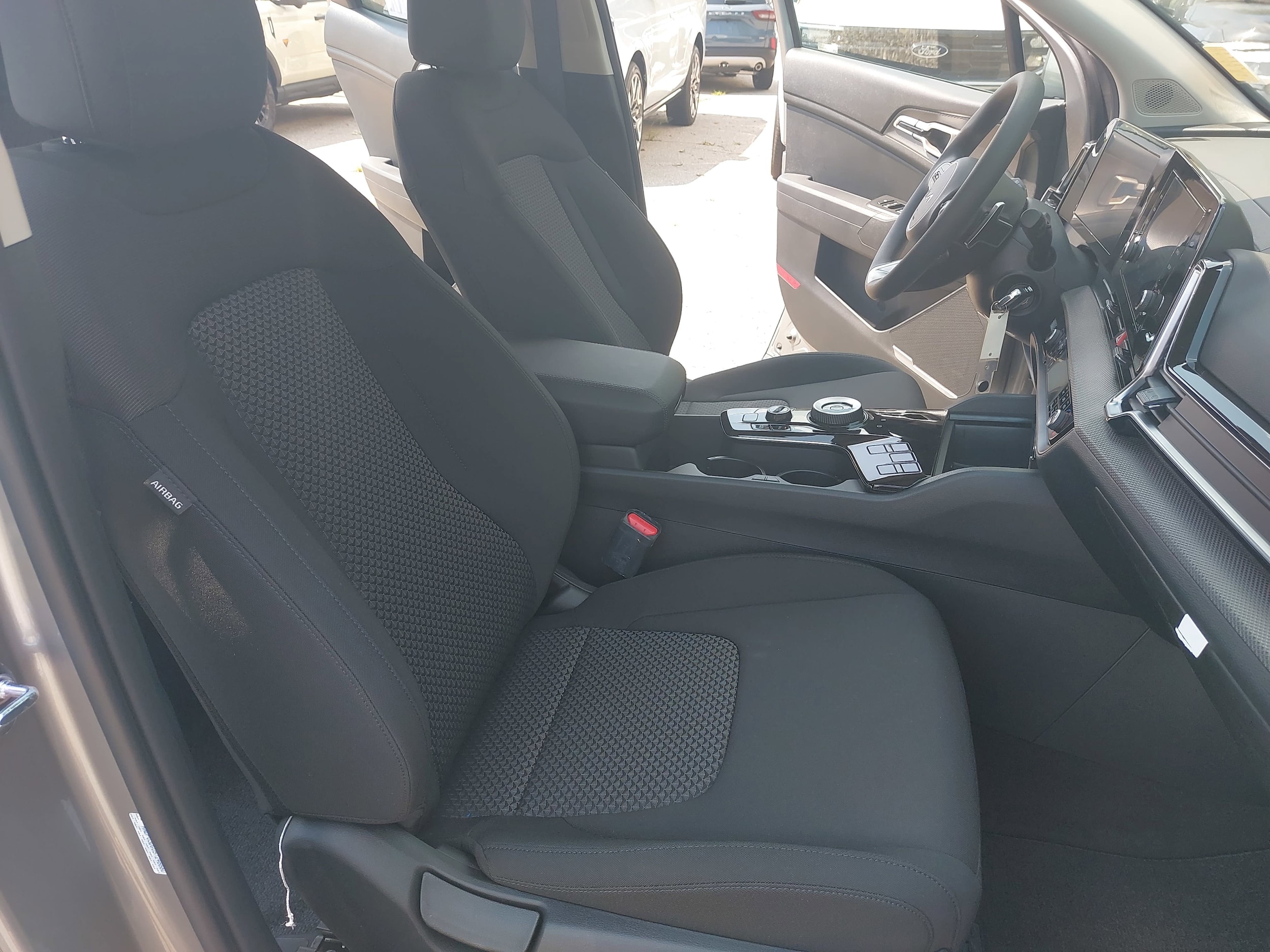 2025 Kia Sportage LX Hybrid - Photo 10
