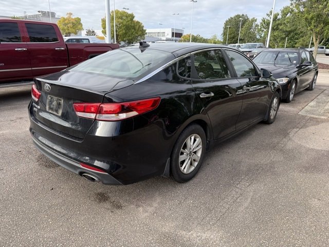 2016 Kia Optima LX photo 4