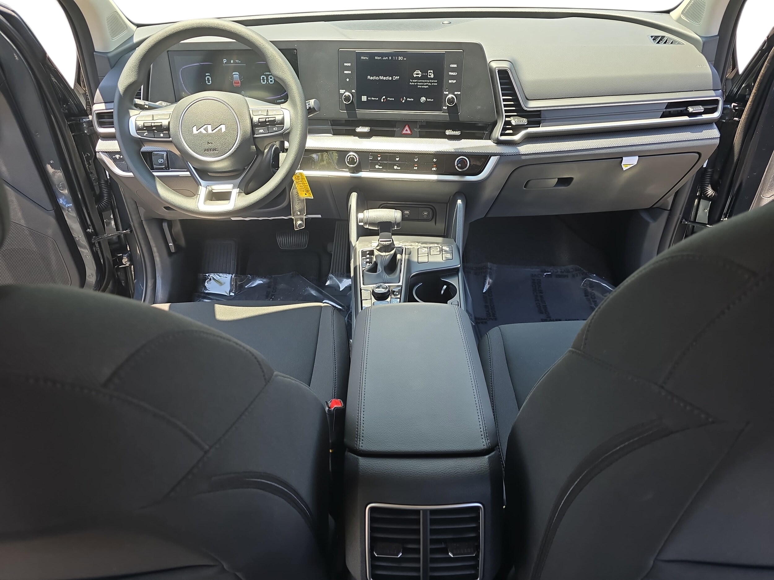 2025 Kia Sportage LX - Photo 9