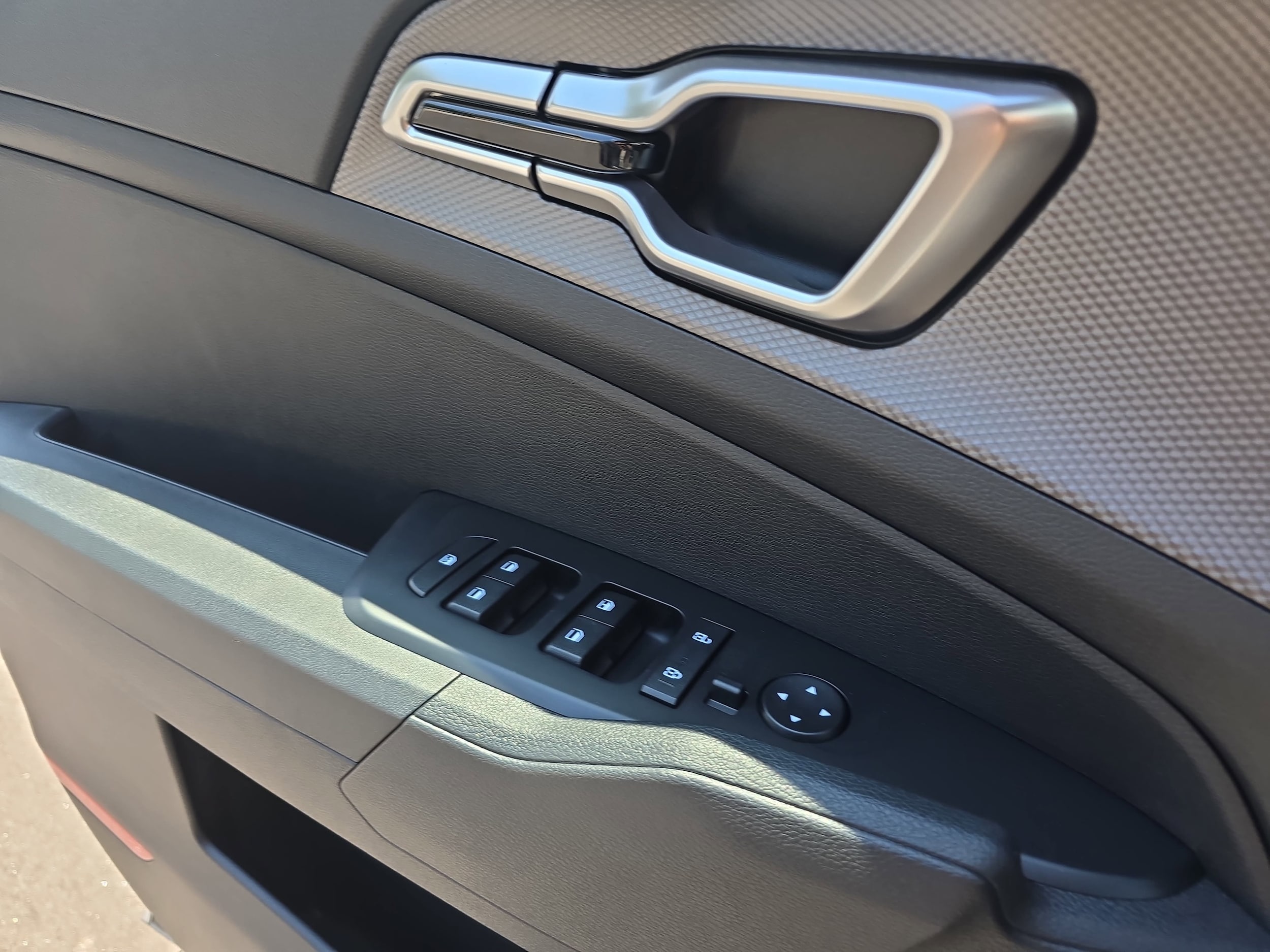 2025 Kia Sportage LX - Photo 25