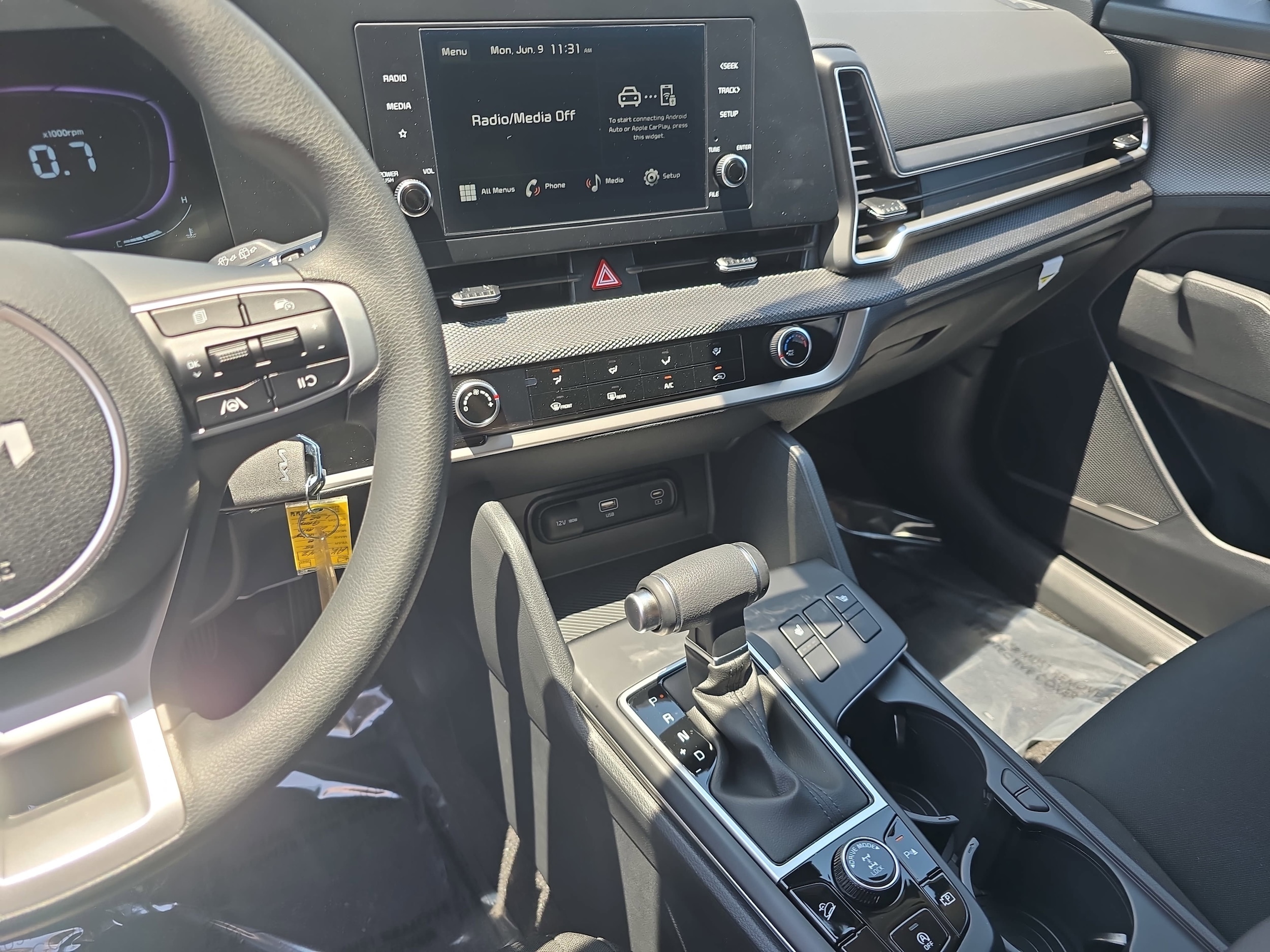2025 Kia Sportage LX - Photo 22