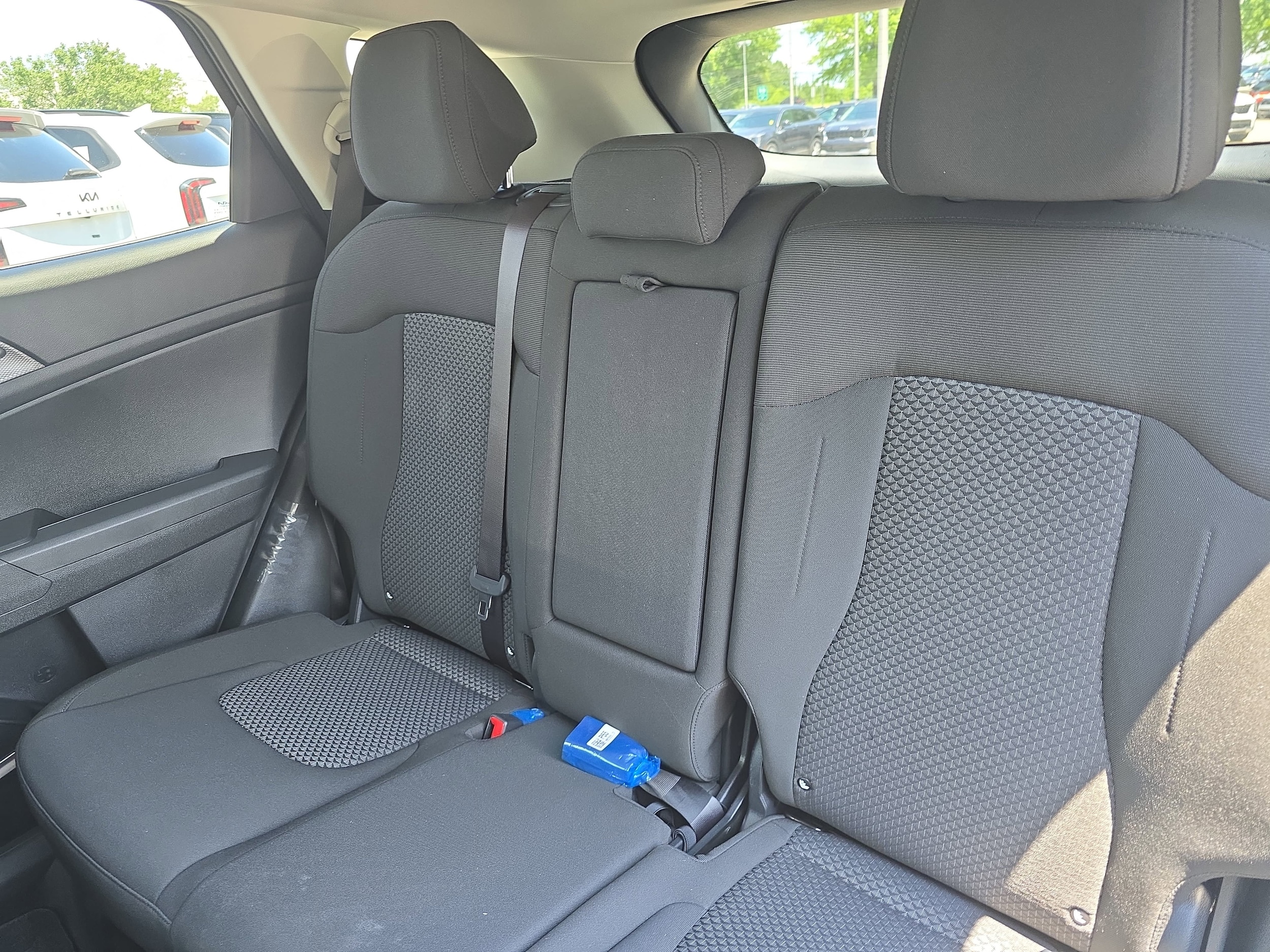 2025 Kia Sportage LX - Photo 13