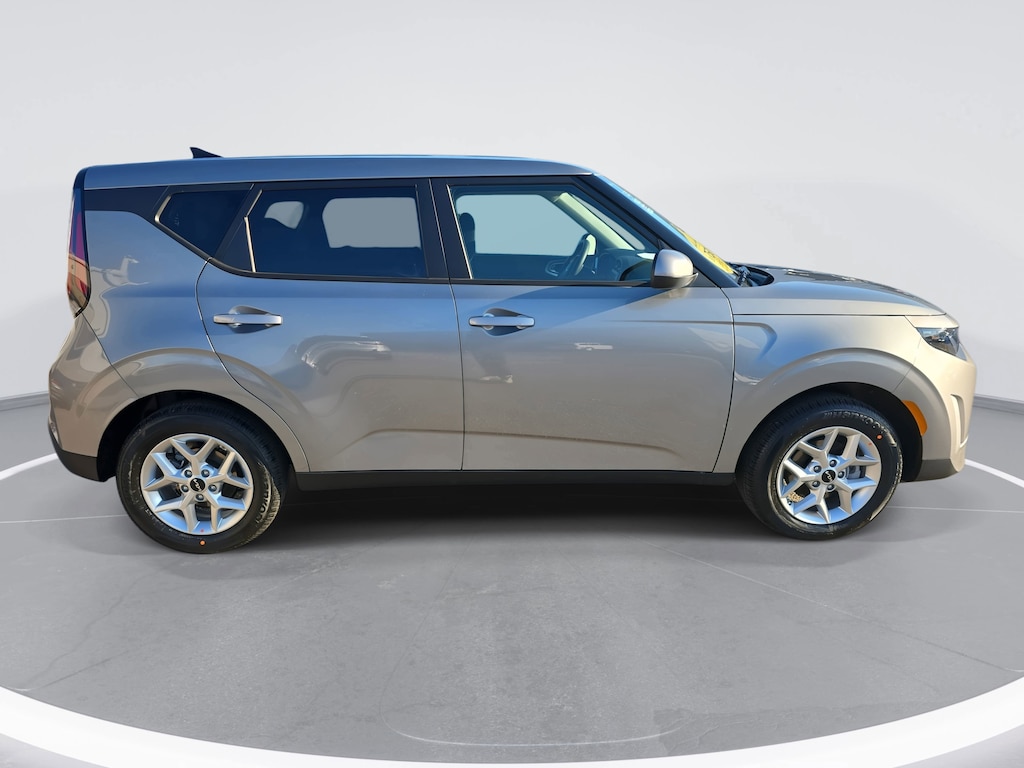 New 2025 Kia Soul LX LX FWD