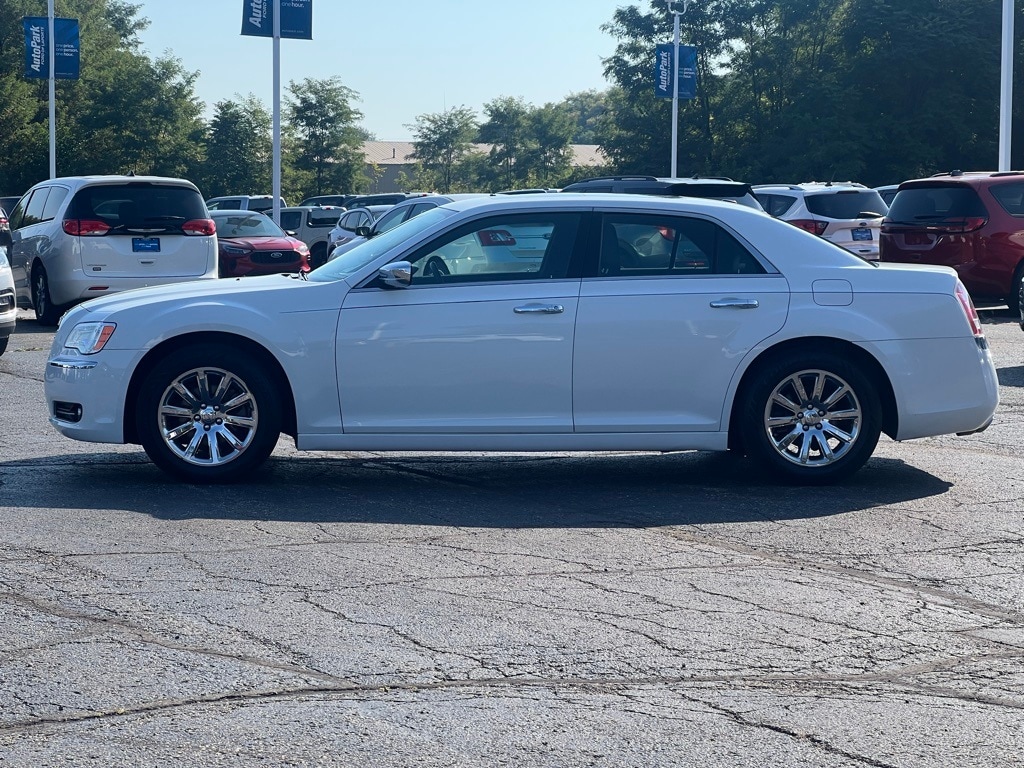 2012 Chrysler 300 Limited photo 3