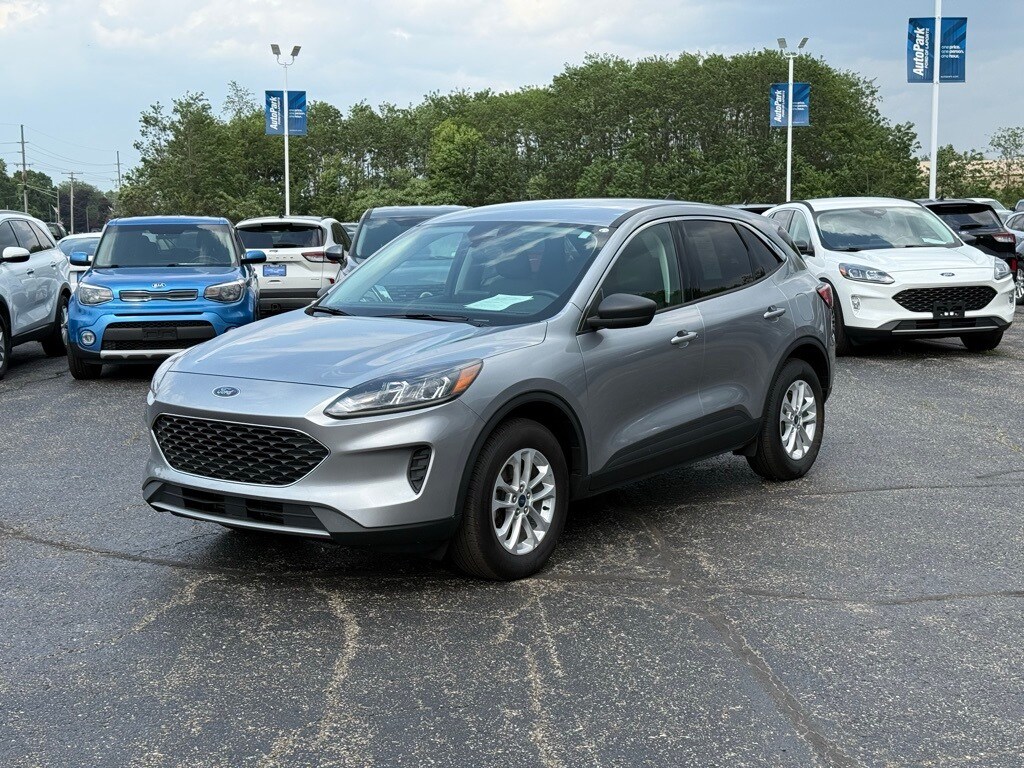 2022 Ford Escape SE photo 3