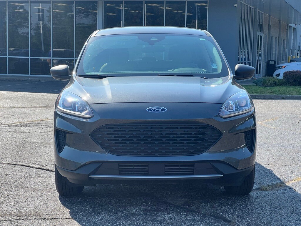 2020 Ford Escape S photo 2