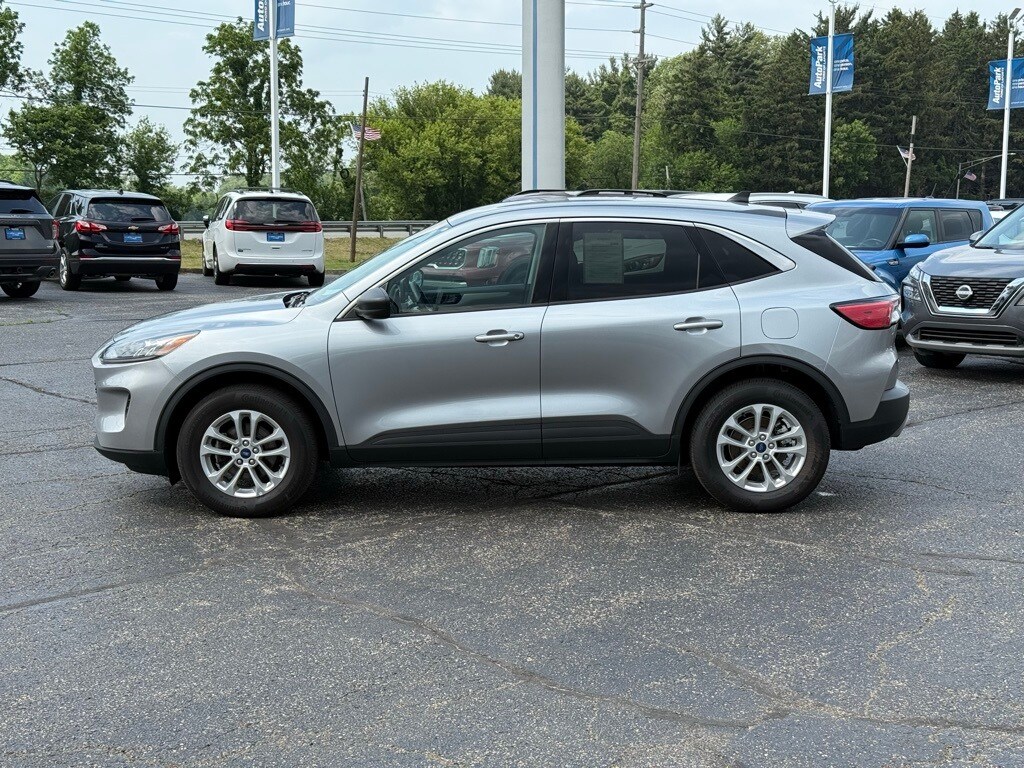 2022 Ford Escape SE photo 4