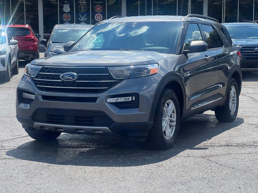 2023 Ford Explorer XLT photo 2