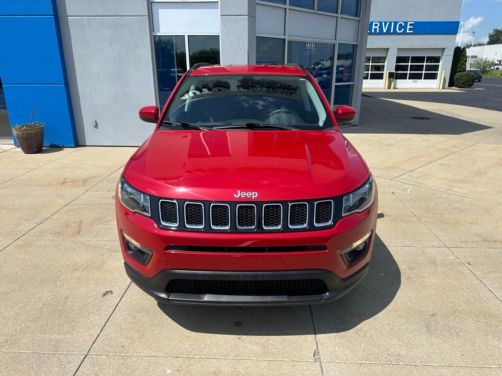 2019 Jeep Compass Latitude photo 2