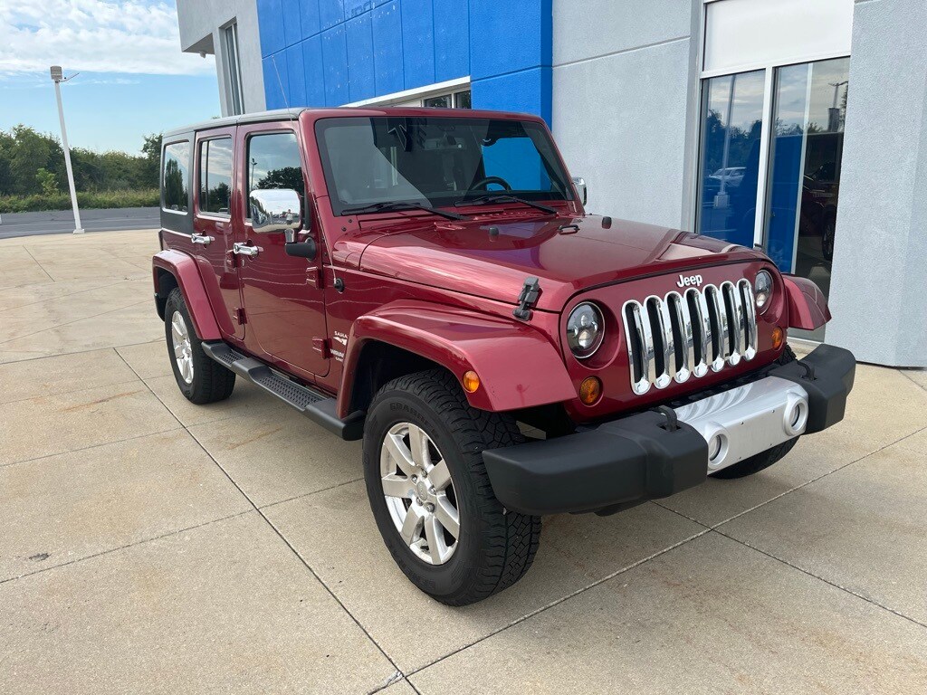 2013 Jeep Wrangler Unlimited Sahara photo 4