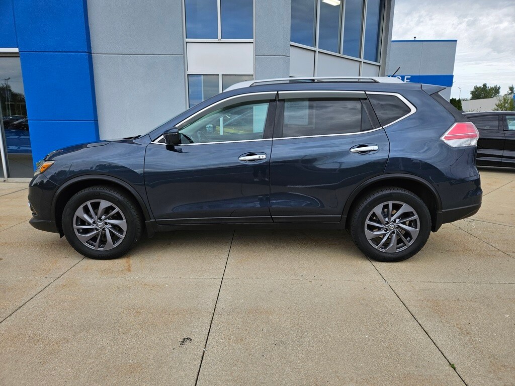 2016 Nissan Rogue SL photo 2