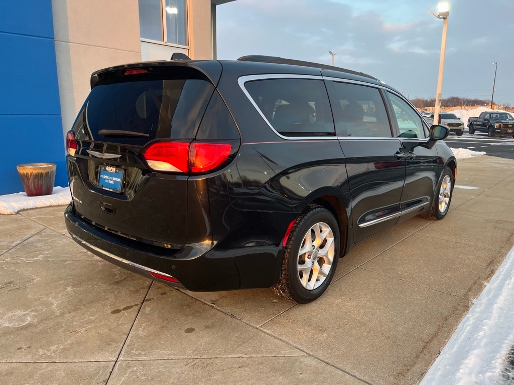 Used 2017 Chrysler Pacifica Touring-L with VIN 2C4RC1BG3HR784853 for sale in Plymouth, IN