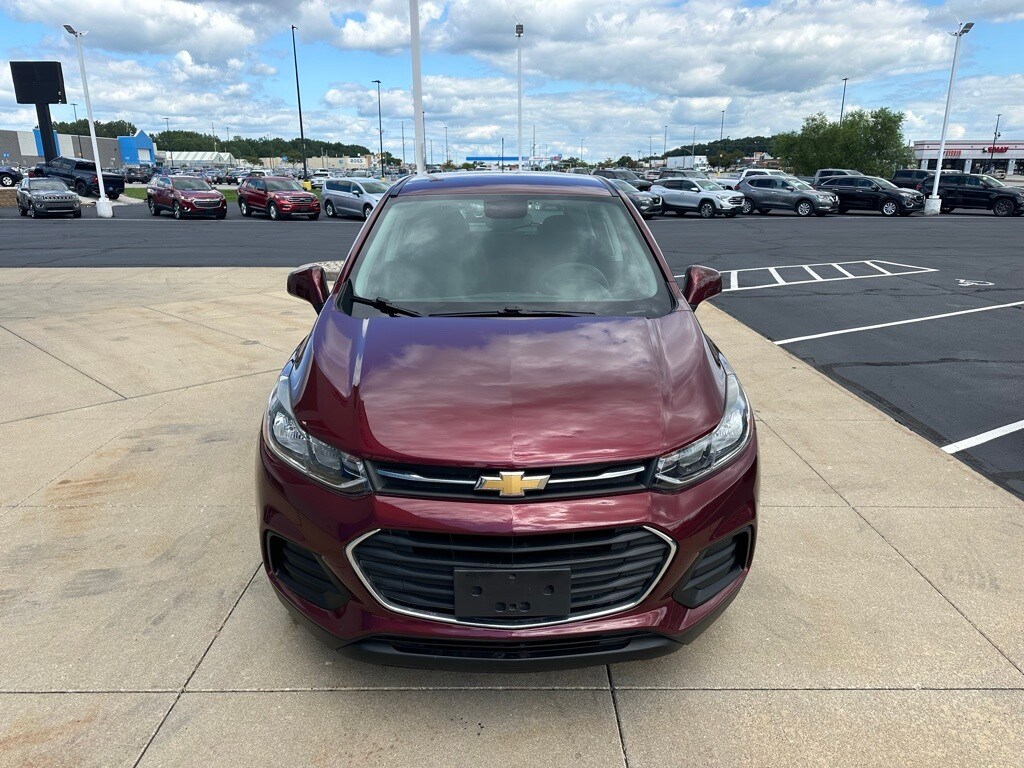 2017 Chevrolet Trax LS photo 2
