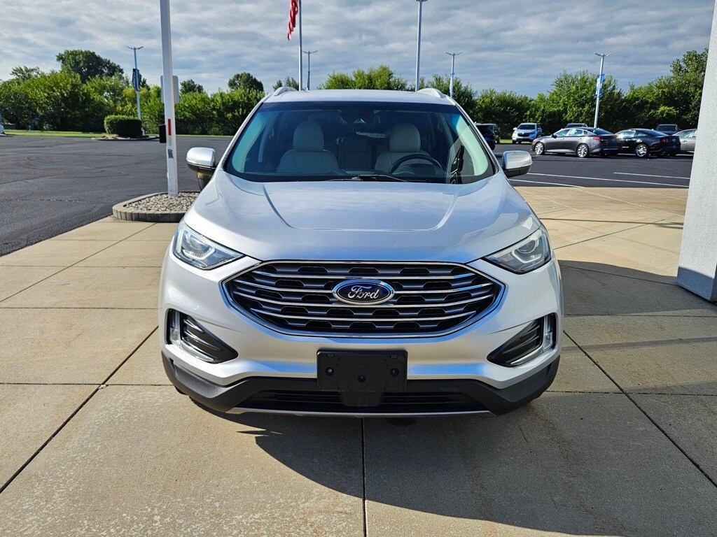 2019 Ford Edge Titanium photo 3