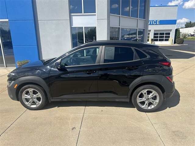 2022 Hyundai Kona SEL photo 2