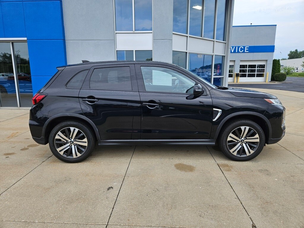 2020 Mitsubishi Outlander Sport SP photo 3
