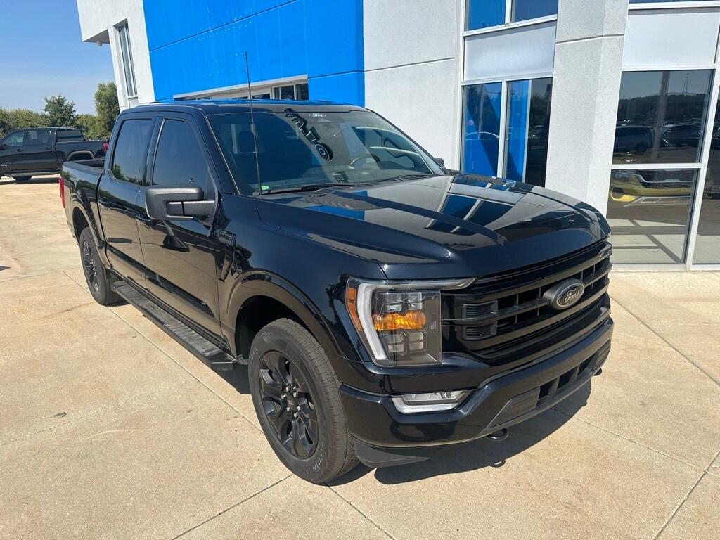 2022 Ford F-150 XLT photo 2