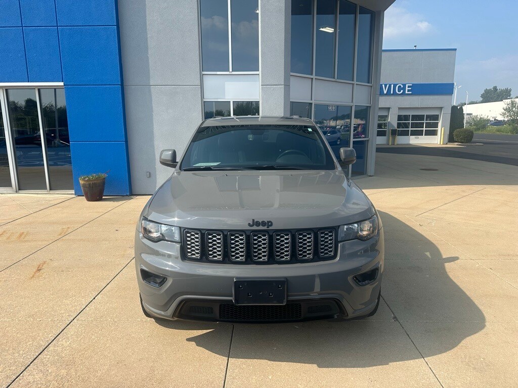 2019 Jeep Grand Cherokee Altitude photo 2