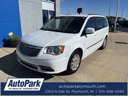 2016 Chrysler Town & Country Touring Van LWB Passenger Van