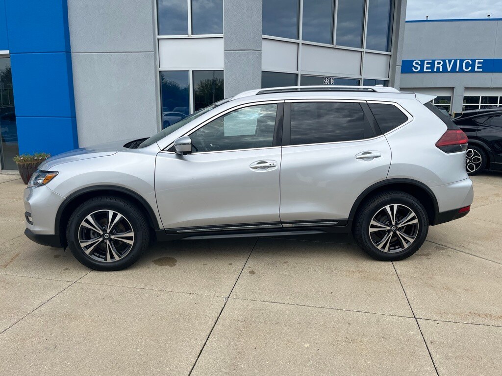 2018 Nissan Rogue SL photo 2
