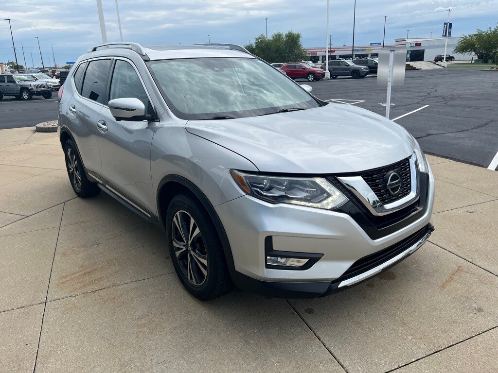 2018 Nissan Rogue SL photo 4