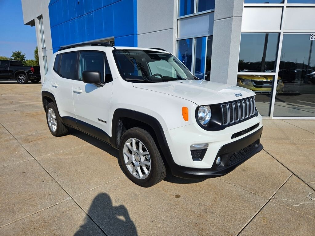 Used 2022 Jeep Renegade Latitude SUV