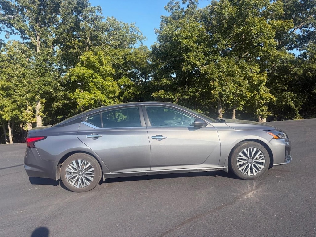 Certified 2024 Nissan Altima 2.5 SV Sedan