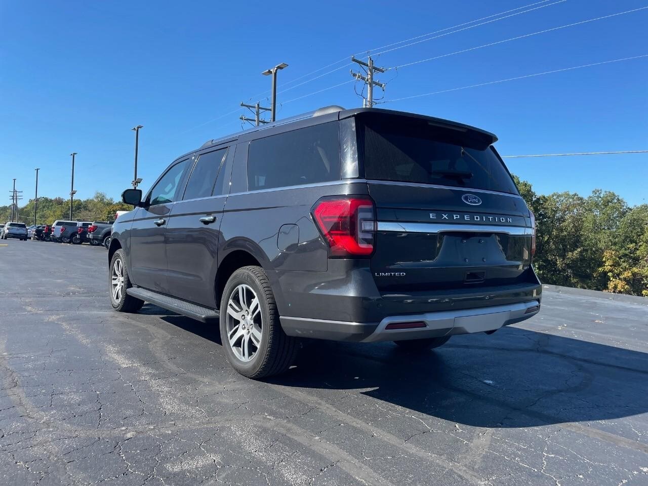 2024 Ford Expedition MAX Limited photo 3