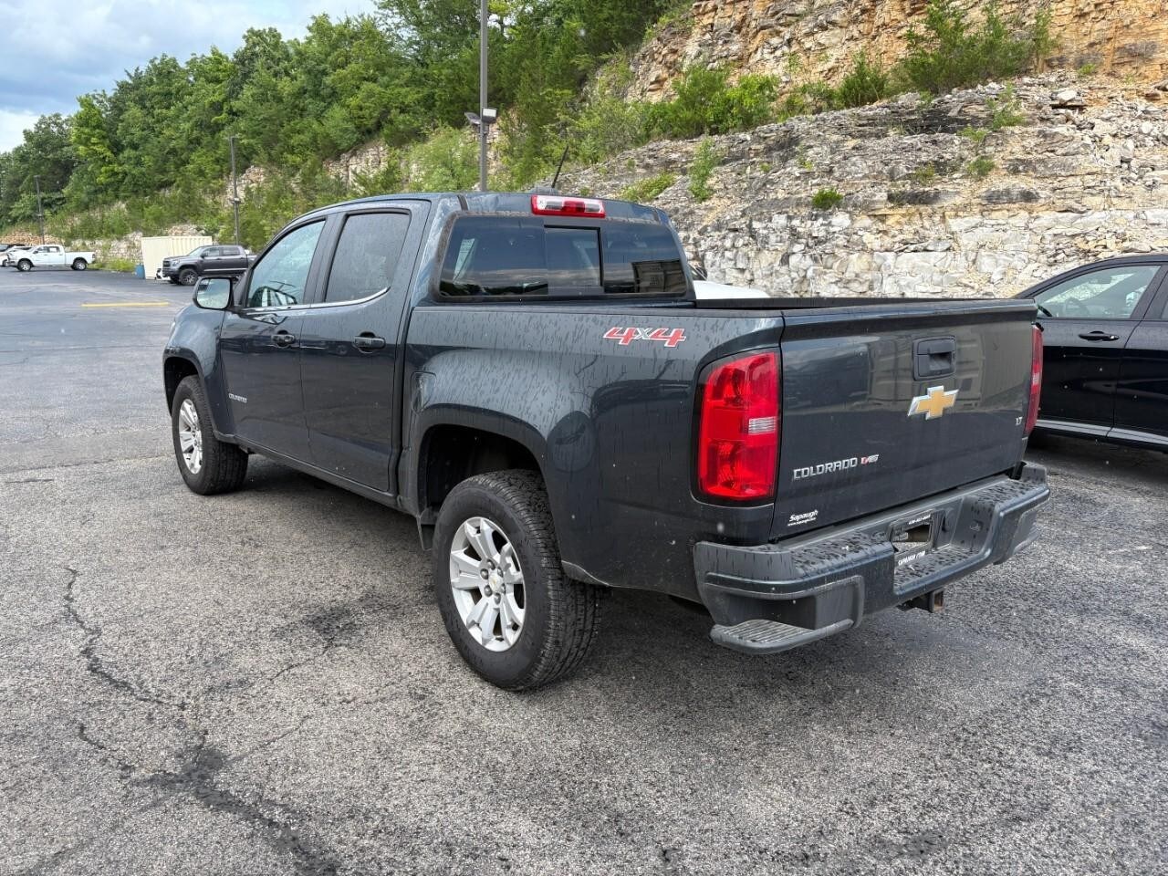 2018 Chevrolet Colorado LT photo 2