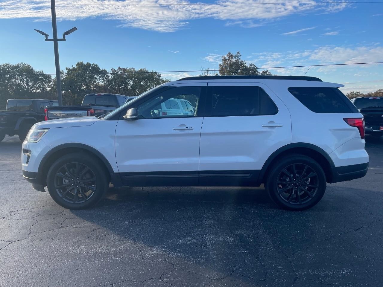 2018 Ford Explorer XLT photo 2