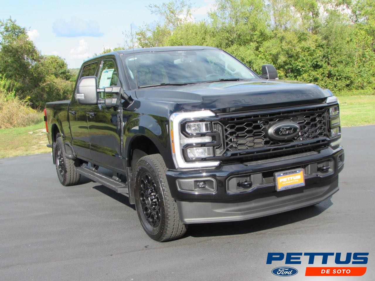 2025 Ford F-250 Super Duty XLT's photo