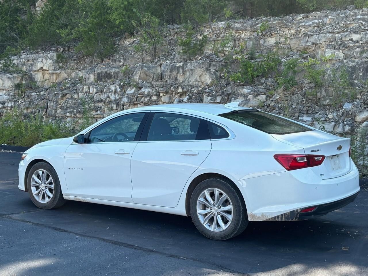 2024 Chevrolet Malibu 1LT photo 3