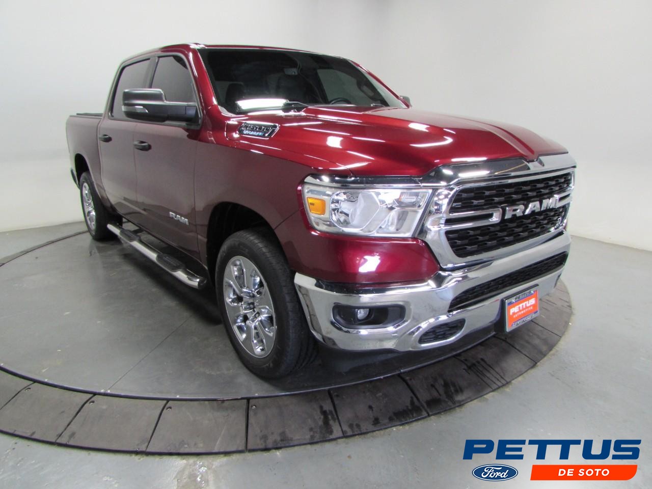 2023 RAM 1500 Big Horn/Lone Star 4x4 Crew Cab 5'7's photo