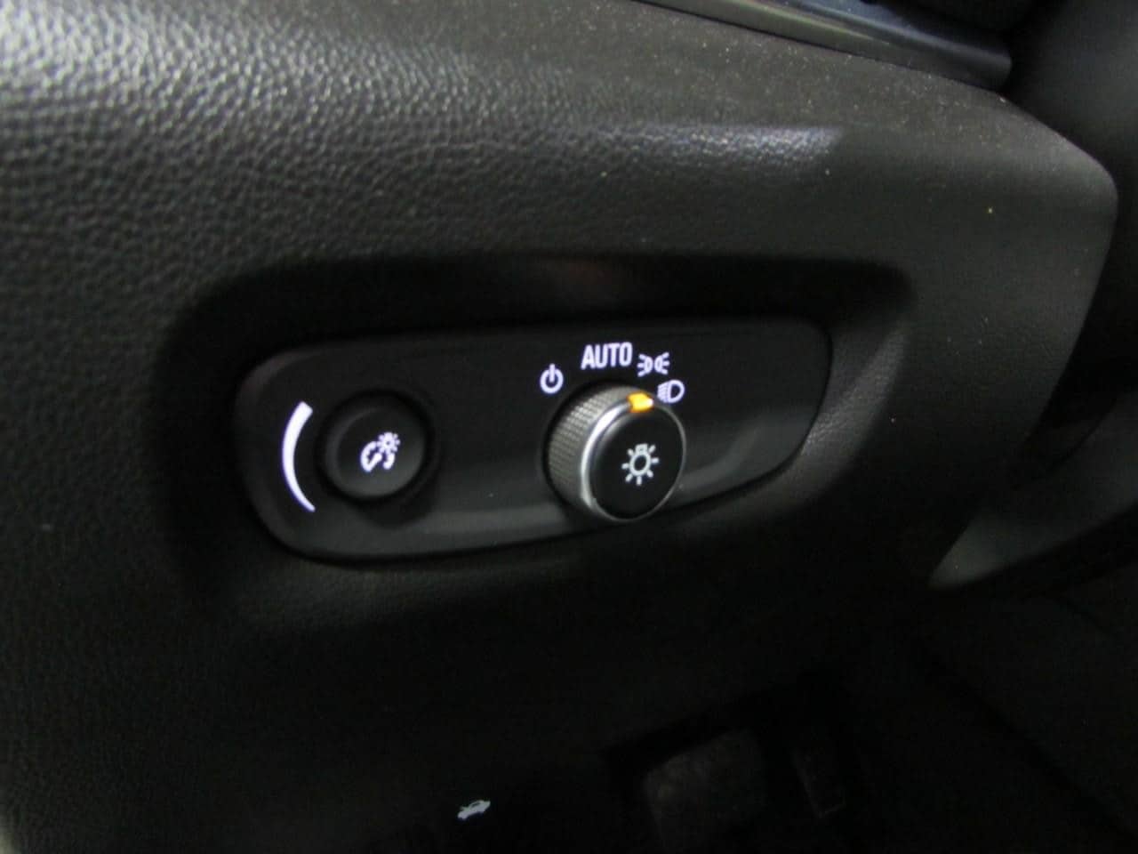 2023 Chevrolet Traverse Premier - Photo 25