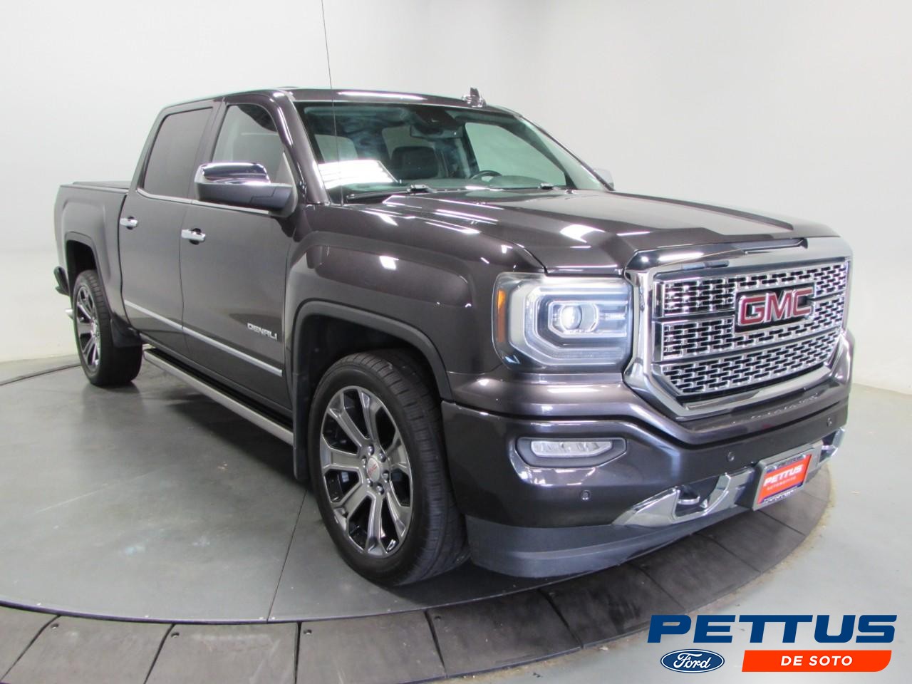2016 GMC Sierra 4WD Crew Cab Short Box's photo