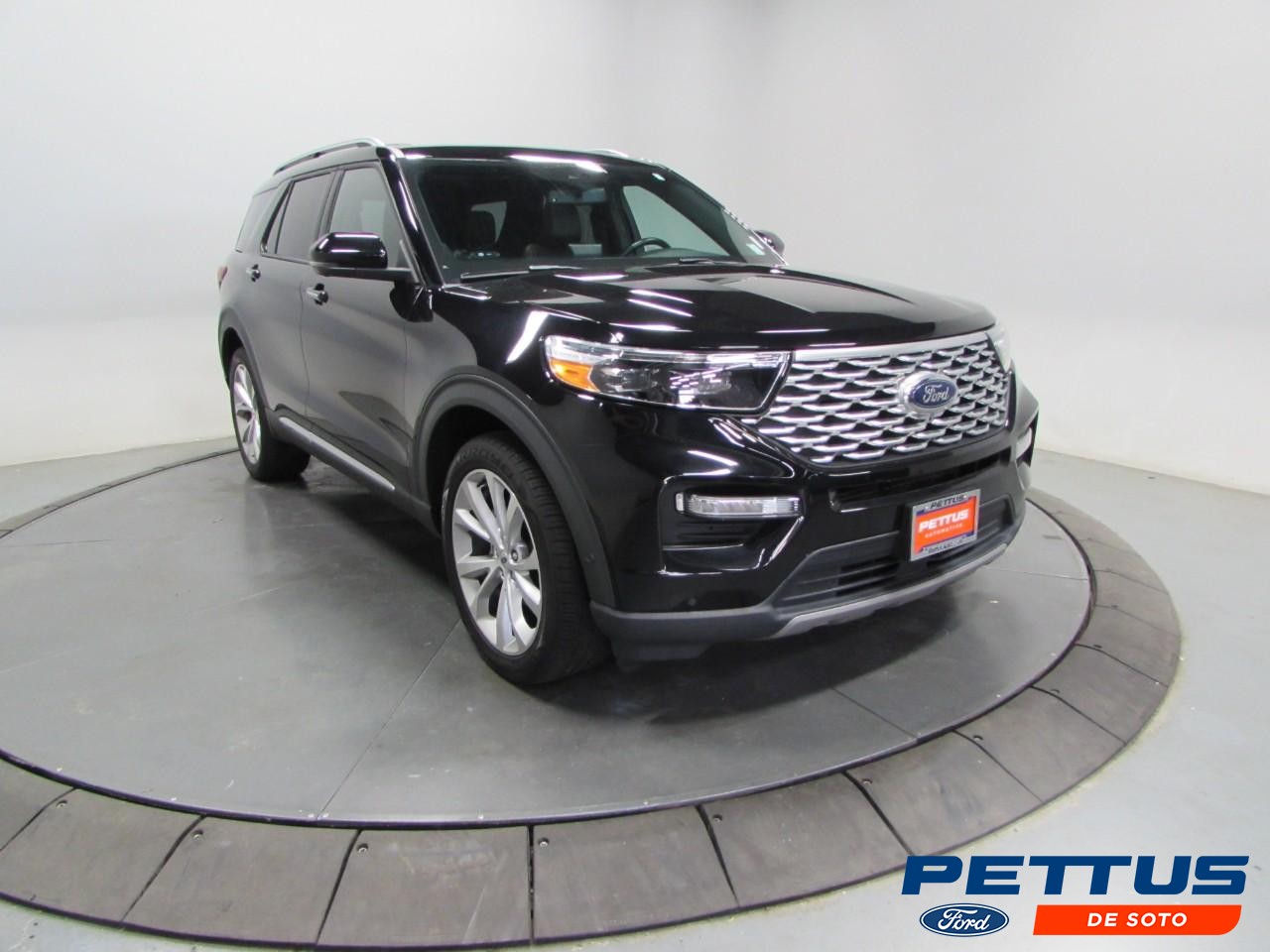 2022 Ford Explorer Platinum 4WD's photo