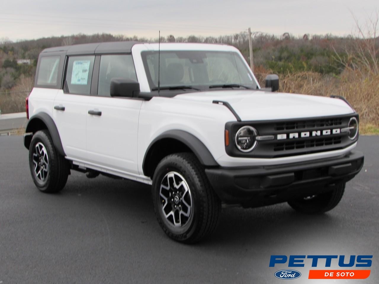 2025 Ford Bronco 4-Door Base's photo