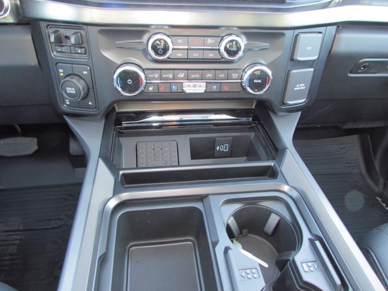 2026 Ford F-350 Super Duty Lariat - Photo 28