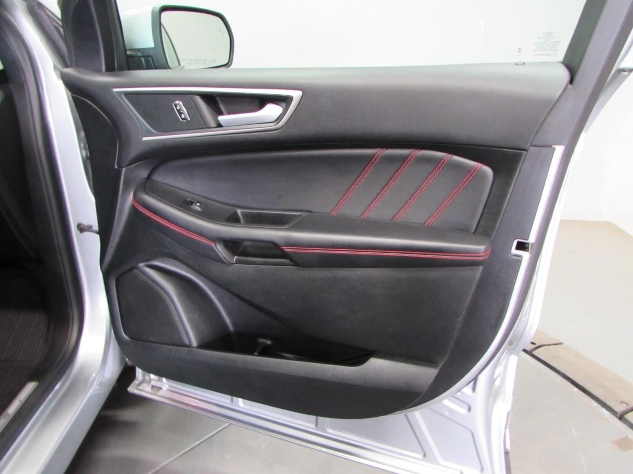 2024 Ford Edge ST-Line - Photo 16