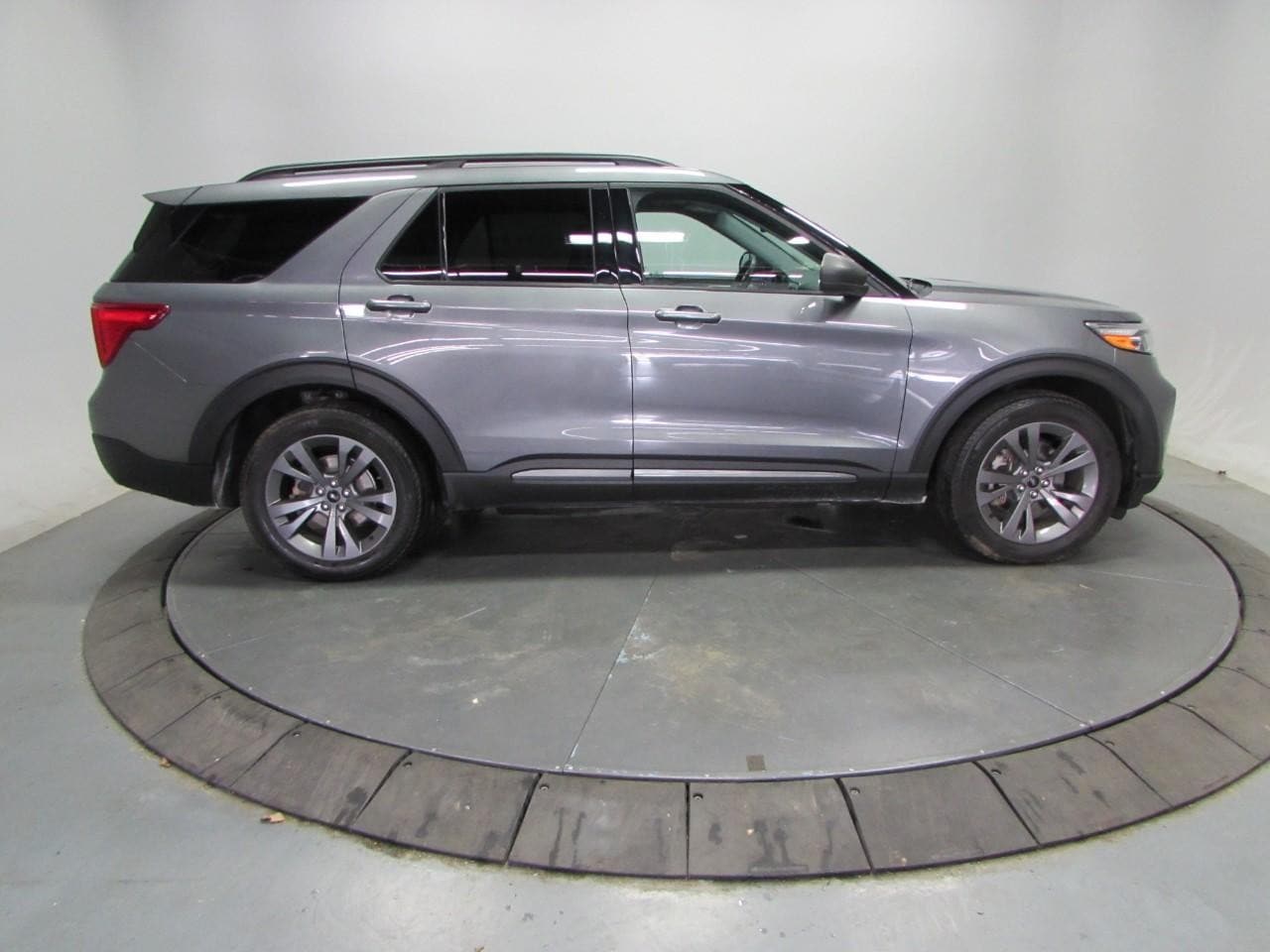 2021 Ford Explorer XLT - Photo 8