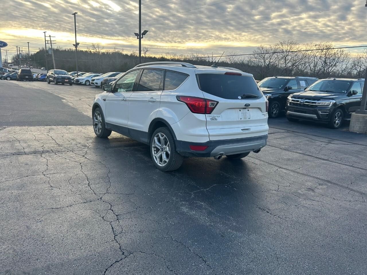 2019 Ford Escape Titanium photo 2